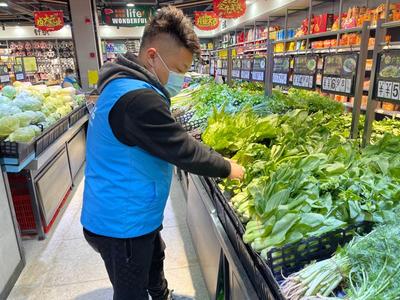 春节“菜篮子”更稳更暖 上海浦东120个平价菜柜“不打烊”，蔬菜平均便宜两成以上